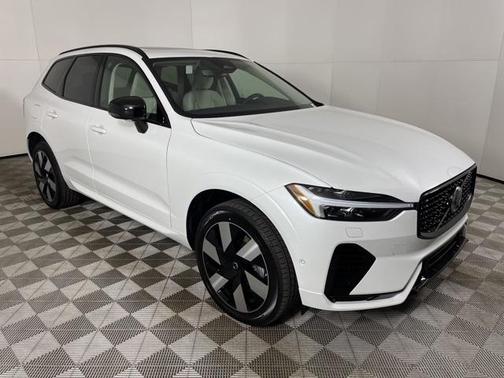 2025 Volvo XC60 Plug-In Hybrid T8 Plus