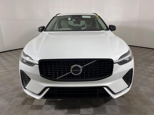 2025 Volvo XC60 B5 AWD Ultra