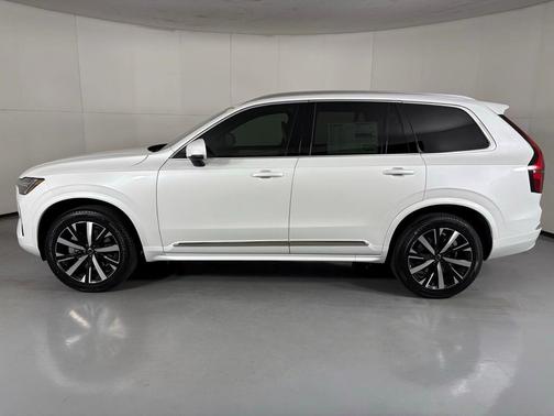 2026 Volvo XC90 B5 Core