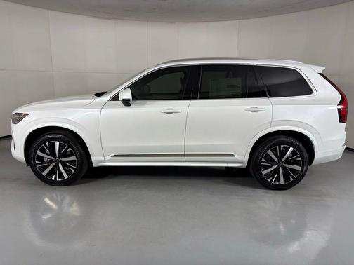 2026 Volvo XC90 B5 Core
