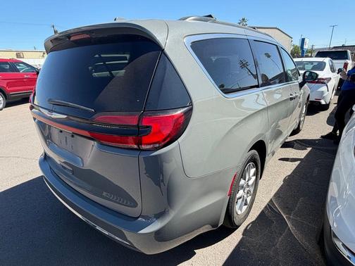 Ceramic Gray Clearcoat 2022 Chrysler Pacifica Touring-L