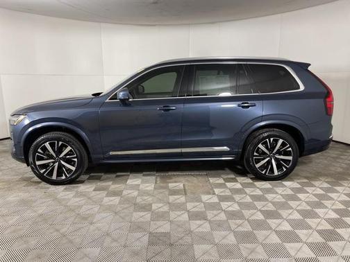 2025 Volvo XC90 B6 Core