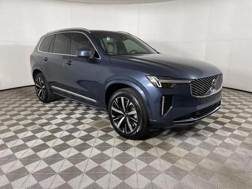 2025 Volvo XC90 B6 Core