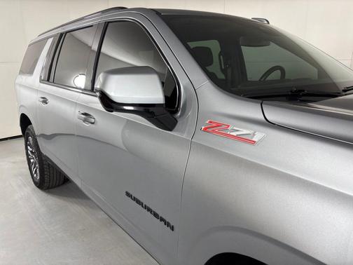 Sterling Gray Metallic 2025 Chevrolet Suburban Z71