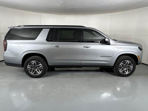 Sterling Gray Metallic 2025 Chevrolet Suburban Z71