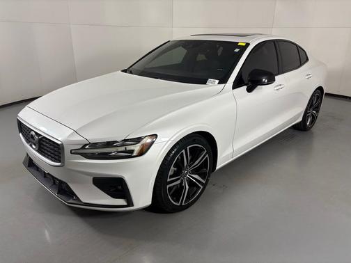 2019 Volvo S60 T5 R-Design