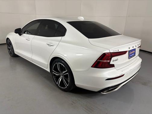 2019 Volvo S60 T5 R-Design
