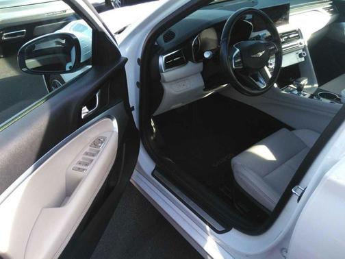 2024 Genesis G70 2.5T