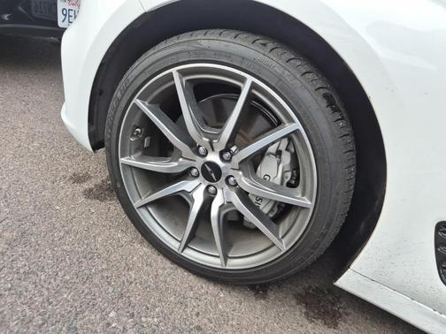 2024 Genesis G70 2.5T