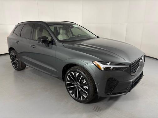 2026 Volvo XC60 B5 Ultra