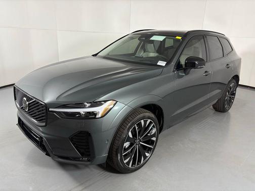 2026 Volvo XC60 B5 Ultra