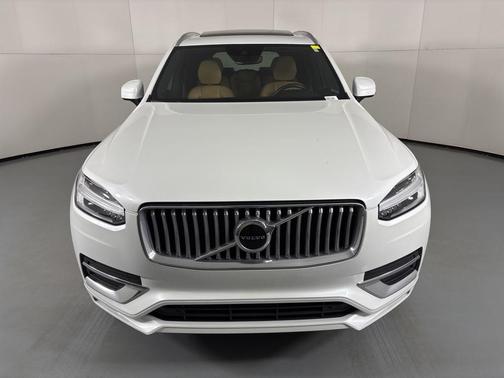 2022 Volvo XC90 T6 Inscription 7 Passenger
