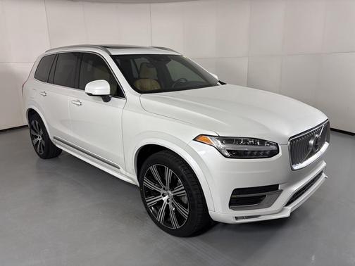 2022 Volvo XC90 T6 Inscription 7 Passenger