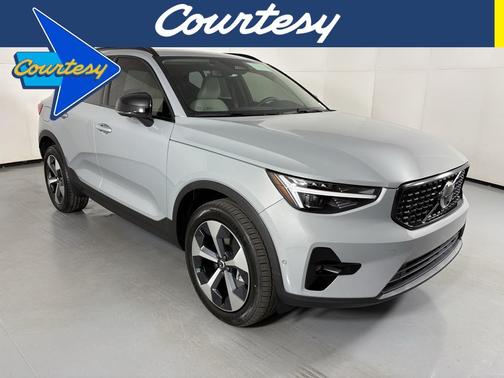 2026 Volvo XC40 B4 Plus