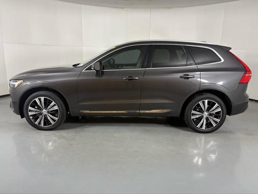 2022 Volvo XC60 B5 Inscription