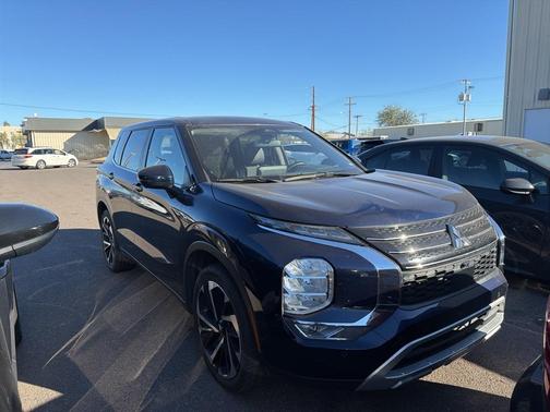 2024 Mitsubishi Outlander SE