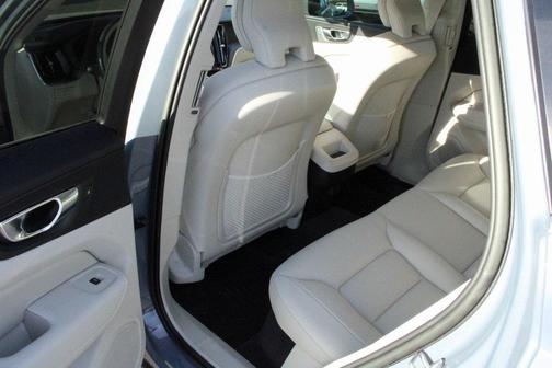 2023 Volvo XC60 B5 Core