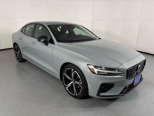 Gray 2024 Volvo S60 B5 Core Dark Theme