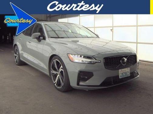 Gray 2024 Volvo S60 B5 Core Dark Theme