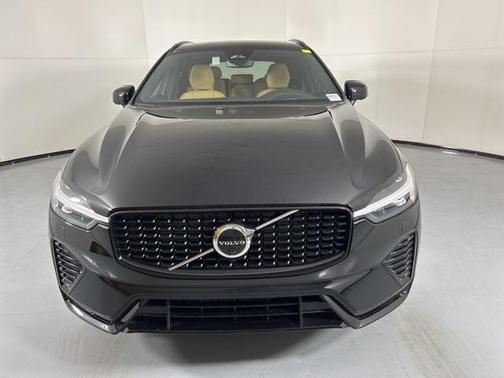 2025 Volvo XC60 B5 AWD Ultra