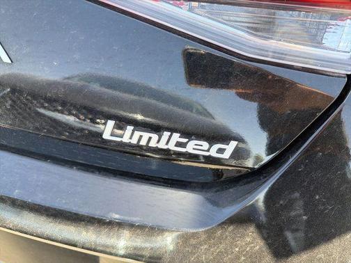 Black 2025 Hyundai ELANTRA Limited