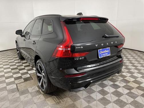 2025 Volvo XC60 Plug-In Hybrid T8 Ultra