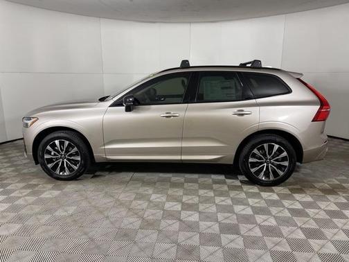 2025 Volvo XC60 B5 Core