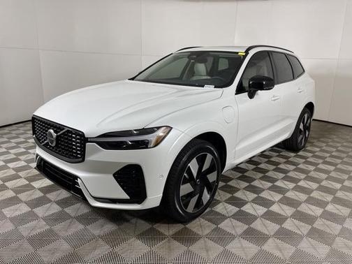 2025 Volvo XC60 Plug-In Hybrid T8 Plus