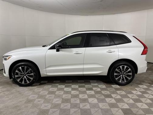 2025 Volvo XC60 B5 AWD Plus