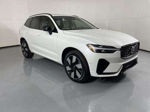 2025 Volvo XC60 Plug-In Hybrid T8 Plus