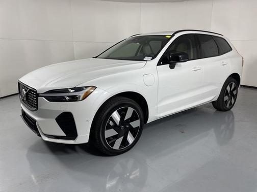 2025 Volvo XC60 Plug-In Hybrid T8 Plus