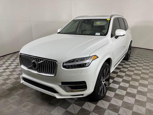 2025 Volvo XC90 Plug-In Hybrid T8 Plus 6-Seater