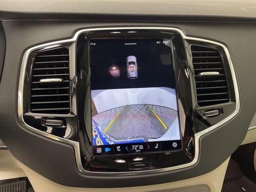 2025 Volvo XC90 B5 Plus