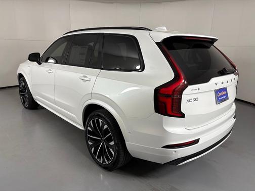2026 Volvo XC90 Plug-In Hybrid T8 Ultra Dark Theme 7-Seater