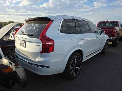 Crystal White 2023 Volvo XC90 B6 Plus 7-Seater