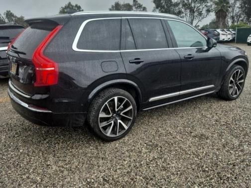 2023 Volvo XC90 B5 Plus