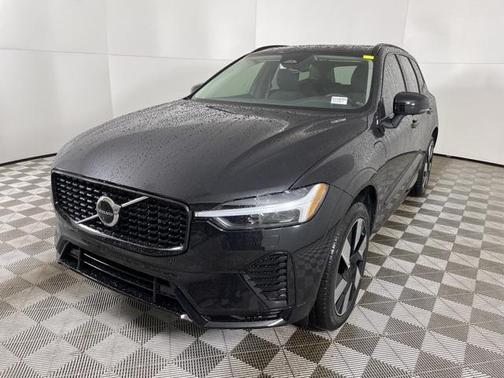 2024 Volvo XC60 Recharge Plug-In Hybrid T8 Plus Dark Theme