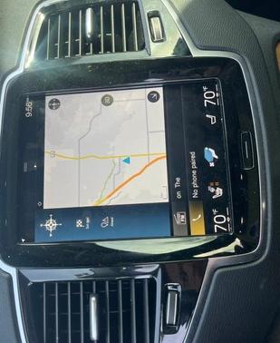 2022 Volvo XC90 T6 Momentum 7 Passenger