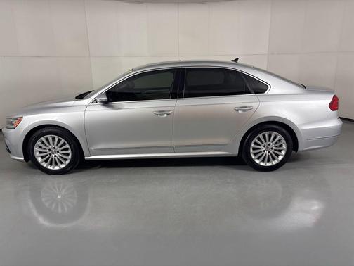 Reflex Silver Metallic 2016 Volkswagen Passat 1.8T SE