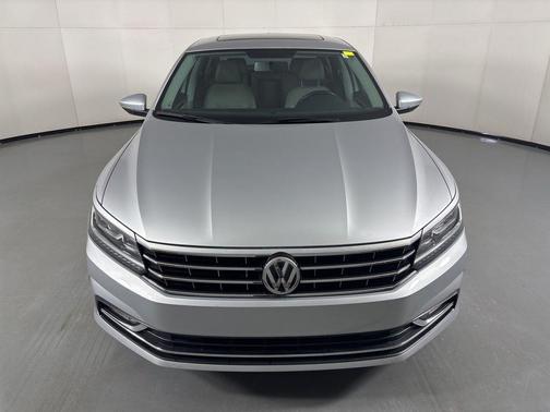 Reflex Silver Metallic 2016 Volkswagen Passat 1.8T SE
