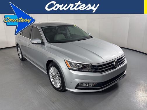 Reflex Silver Metallic 2016 Volkswagen Passat 1.8T SE