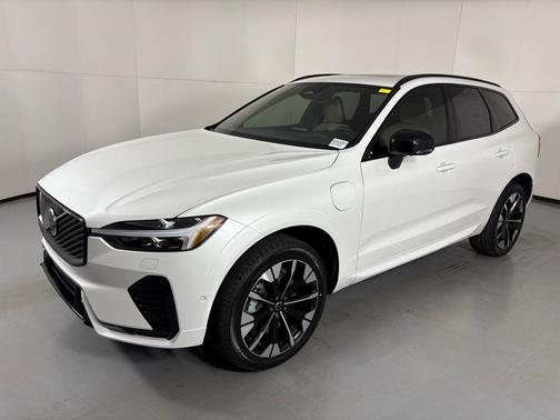 2026 Volvo XC60 Plug-In Hybrid T8 Plus