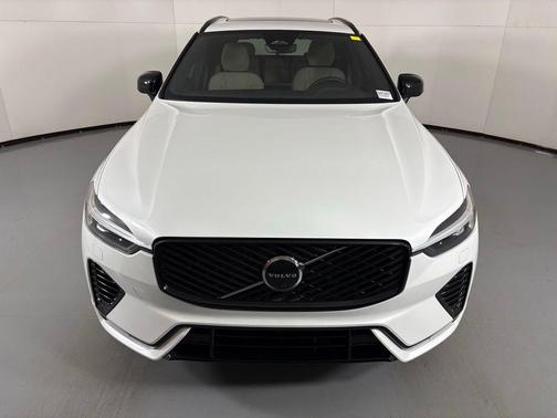 Crystal White 2026 Volvo XC60 Plug-In Hybrid T8 Plus