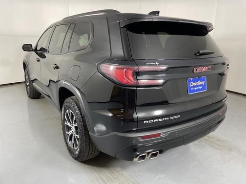 2024 GMC Acadia AT4