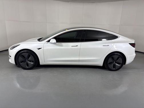 White 2019 Tesla Model 3 Long Range