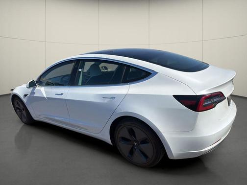White 2019 Tesla Model 3 Long Range