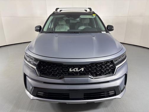 Everlasting Silver 2023 Kia Sorento SX