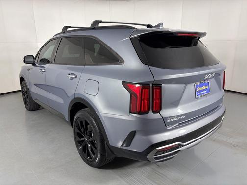 Everlasting Silver 2023 Kia Sorento SX