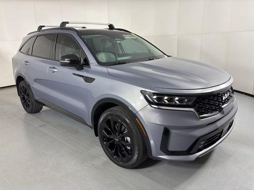 Everlasting Silver 2023 Kia Sorento SX