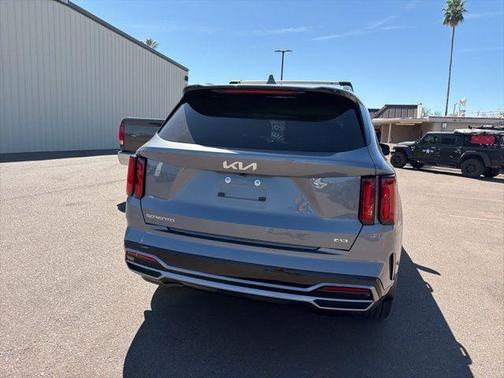 Everlasting Silver 2023 Kia Sorento SX